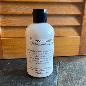 Philosophy Microdelivery Exfoliating Facial Wash in White Bottle